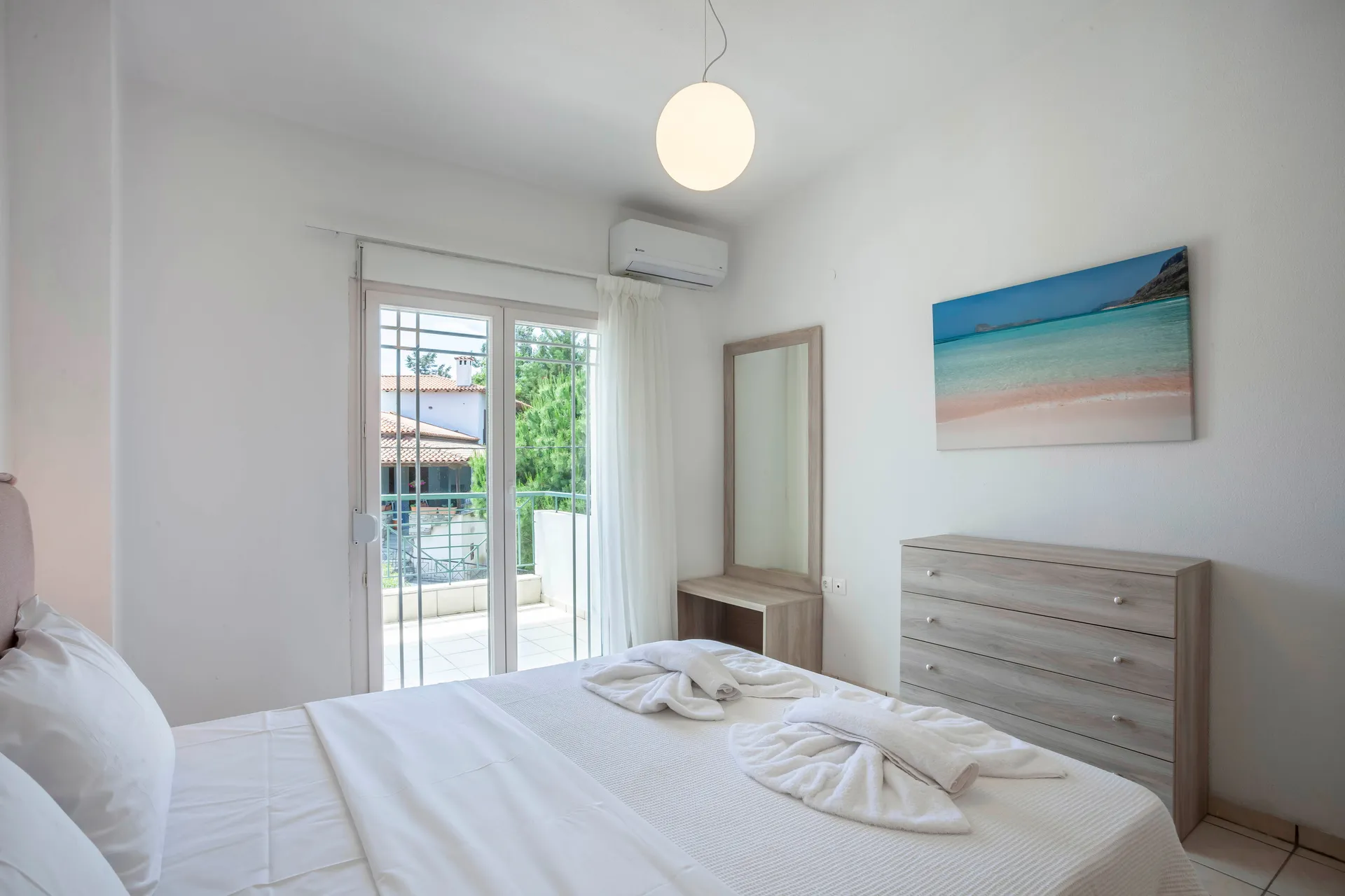 Tiara Holidays - Aris Luxury - Maisonette - bedroom 1